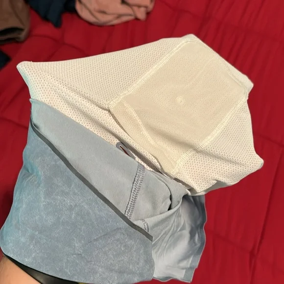 Lululemon short with liner 6” inseam - Picture 3 of 4